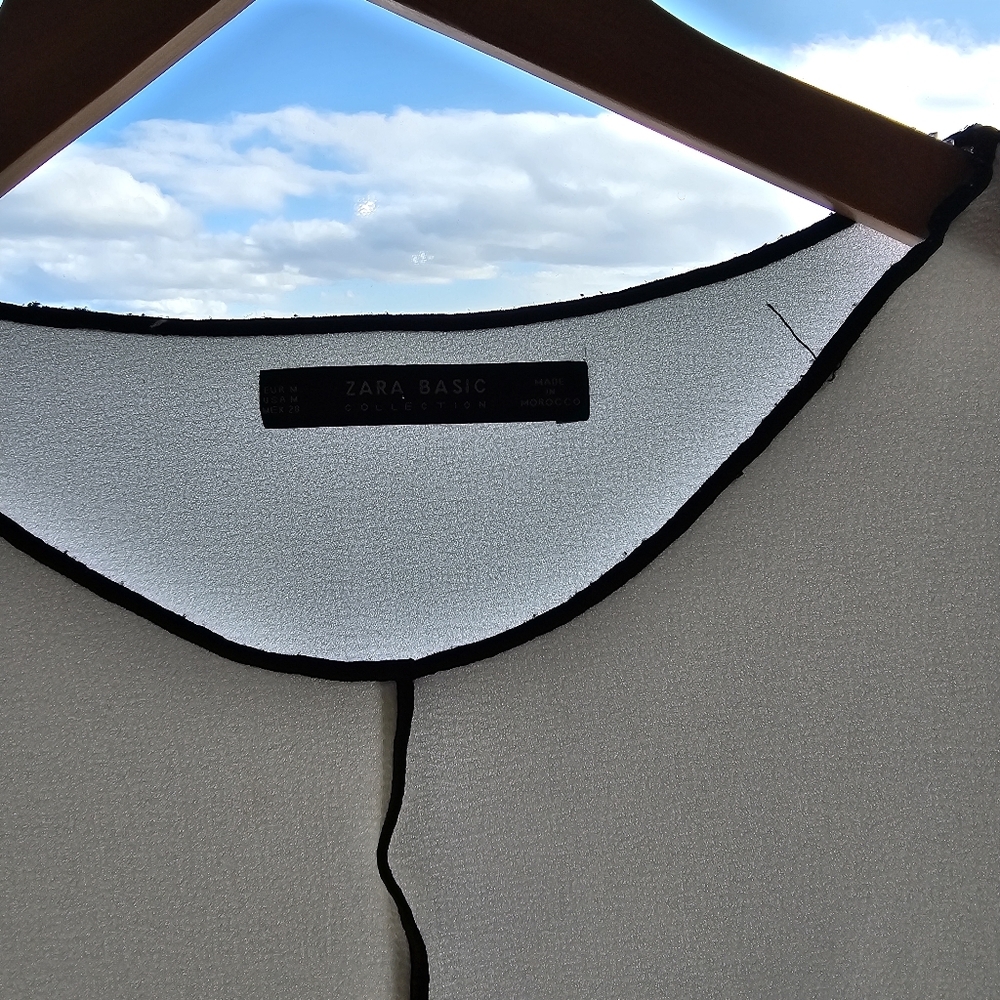 Zara Short Sleeve Contrast Side Slit Lightweight Blouse - Picture 3 of 12